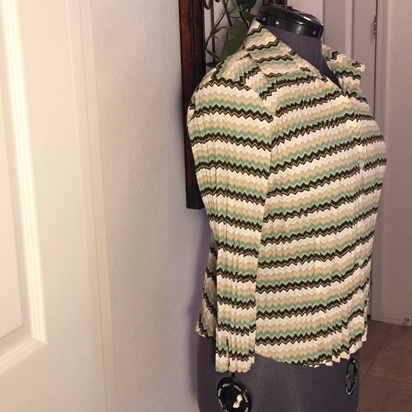 NWOT💗Beautiful & dressy shirt - Picture 6 of 8